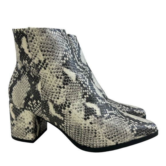 Madden Girl Dafni Snakeskin Print Pointed Toe Block Heel Booties Size 7.5M - Picture 3 of 16